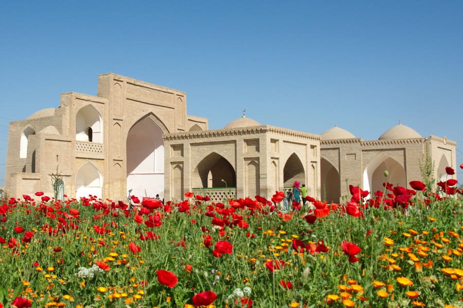 Скульптуры Туркменистана, современные и исторические памятники, отражающие культуру и наследие страны